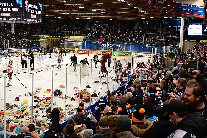 Teddy Bear Toos, Weihnachtsdress,  Win2Day ICE Hockey League,  Steinbach Black Wings Linz vs  HCB Südtirol Alperia,  Linz AG Eisarena 