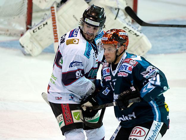 Philipp Lukas, Linz und Ladislav Sikorcin, Sapa Fehervar,  EHC Liwest Black Wings Linz vs SAPA Fehervar AV 19