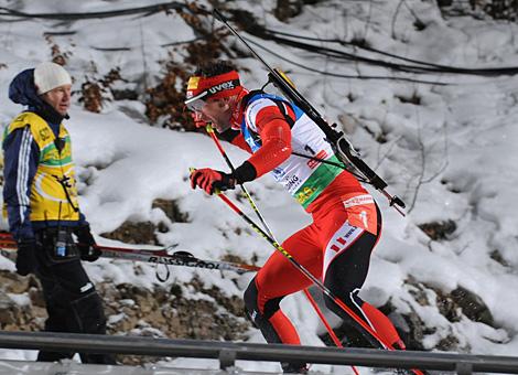 #1-4 Christoph Sumann, Schlusslaeufer Team Austria fuehrt die Staffel noch auf Platz 3.