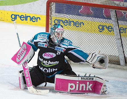 Tormann Michael Ouzas (EHC Liwest Black Wings Linz), EHC Liwest Black Wings Linz vs EC Red Bull Salzburg, Platzierungsrunde