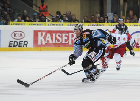 Gregor Baumgartner Liwest Black Wings Linz vs EC Red Bull Salzburg