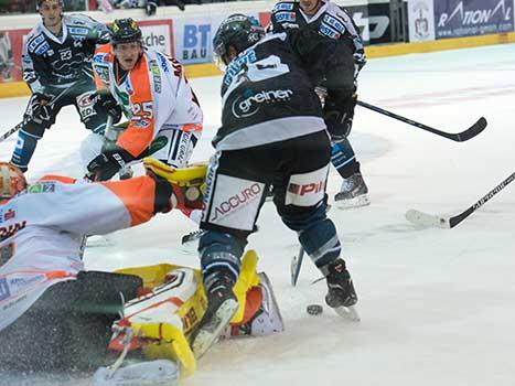 Sebastien Piche, Linz  EHC Liwest Black Wings Linz vs Moser Medical Graz 99ers