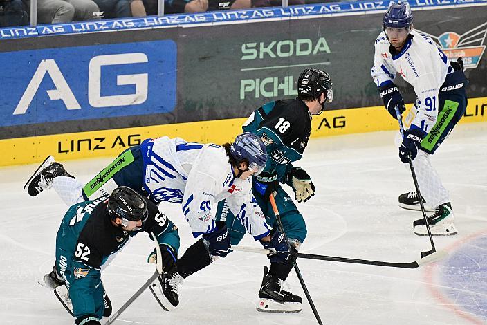 Yohann Aumtu (Steinbach Black Wings Linz), Lukas Kainz (Steinbach Black Wings Linz), Hudson Elynuik (Straubing TigersTestspiel Steinbach Black Wings Linz vs Straubing Tigers, Linz AG Eisarena 