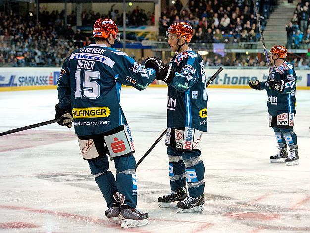 Gregor Baumgartner, Linz jubelt mit Matthias Iberer, EHC Liwest Black Wings Linz vs HCB Suedtirol, Bozen