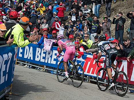 Nairo Quintana, COL (#121, Movistar Team) und Rigoberto Uran, COL (#141, Omega Pharma – Quick Step), Giro d Italia, Monte Zoncolan
Nairo Quintana, COL (#121, Movistar Team) und Rigoberto Uran, COL (#141, Omega Pharma â€“ Quick Step), Giro d Italia,