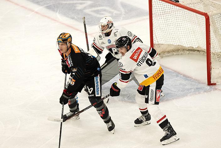 Brian Lebler (Steinbach Black Wings Linz), Tormann Alex Caffi (Bemer Pioneers Vorarlberg), Patrick Stückler (Bemer Pioneers Vorarlberg) Steinbach Black Wings Linz vs Pioneers Vorarlberg, 13. Runde ICE Hockey League, Steinbach Black Wings Linz, Linz AG Eisarena 