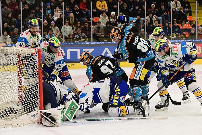 Julian Pusnik (Steinbach Black Wings Linz), Luka Maver (Steinbach Black Wings Linz) vor Tormann Jean-Philippe Lamoureux (EC iDM Wärmepumpen VSV) Win2Day ICE Hockey League,  Steinbach Black Wings Linz vs EC iDM Wärmepumpen VSV,  Linz AG Eisarena 