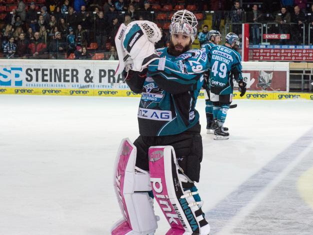 Tormann Michael Ouzas (EHC Liwest Black Wings Linz)  EHC Liwest Black Wings Linz vs HCB Suedtirol Alperia 5. Viertelfinale