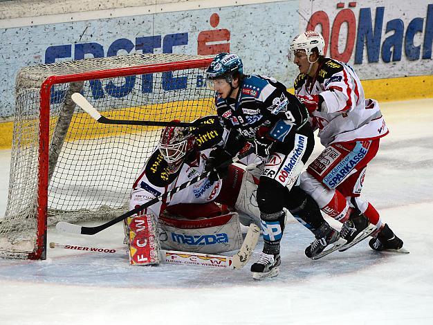 Danny Irmen  (Liwest Black Wings Linz) und Rene Swette (EC KAC), EHC Liwest Black Wings Linz vs EC KAC, Play-Offs, Semifinale 