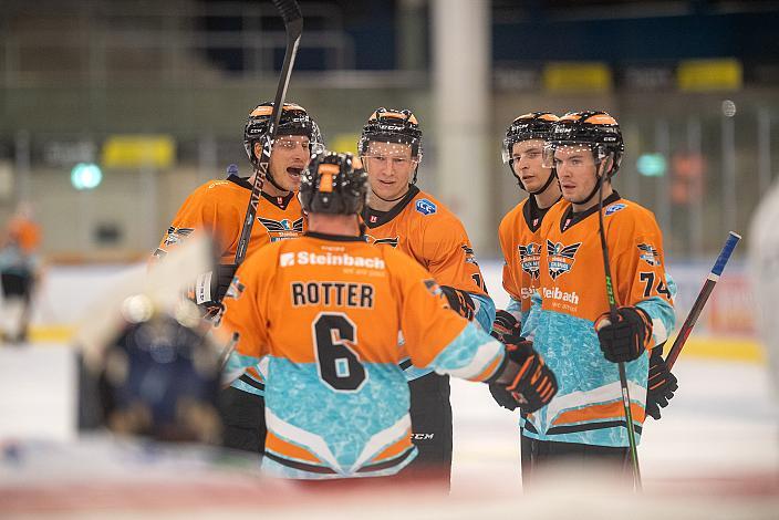 Die Steinbach Black Wings Linz feiern das Tor von Andris Dzerins (Steinbach Black Wings Linz) Steinbach Black Wings Linz  vs MAC Budapest