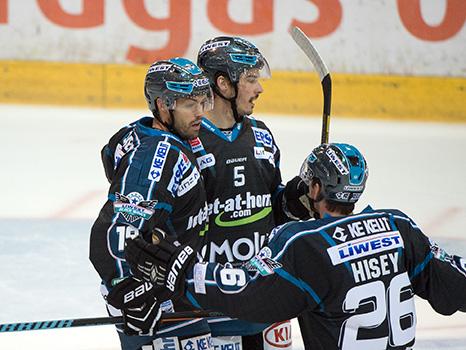 Andrew Jacob Kozek, Linz feiert, EHC Liwest Black Wings Linz vs HCB Suedtirol