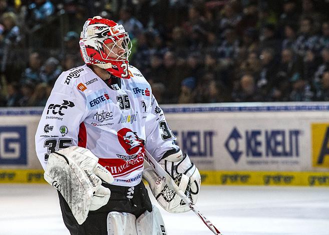 Tormann Teemu Tapio Lassila (HC Orli Znojmo) Eishockey,  EHC Liwest Black Wings Linz vs HC Orli Znojmo