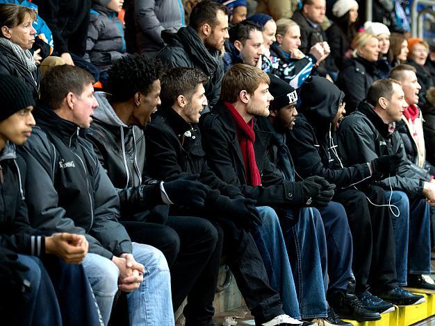 Die Basketballer aus Gmunden in Linz beim Eishockey, EHC Liwest Black Wings Linz vs SAPA Fehervar AV 19