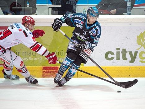 Daniel Mitterdorfer, Linz und Stefan Pittl, Innsbruck , EHC Liwest Black Wings Linz vs HC TWK Innsbruck