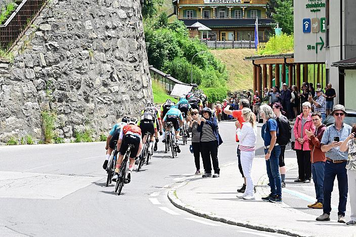 Das Peloton in Heiligenblut, 73. Tour of Austria, ME 2.1 3. Etappe   St.Johann Alpendorf - Kals am Grossglockner