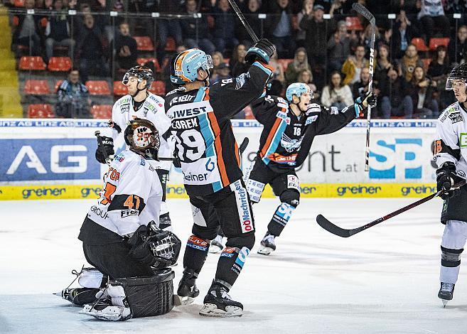 Im Bild: Justin Florek (EHC Liwest Black Wings Linz) und Valentin Leiler (EHC Liwest Black Wings Linz) jubeln  Eishockey,  EHC Liwest Black Wings Linz vs Moser Medical Graz 99ers
