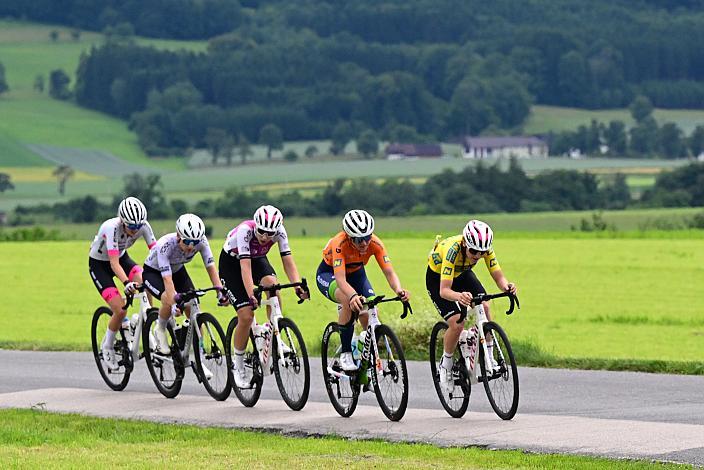 Im Gelben Trikot der Gesamtführenden Monika Brzezna (POL, MAT Atom Deweloper Wroclaw), 07.06.2025 07.06.2025 Rad 2 Etappe Sportland NOE Kids Tour
