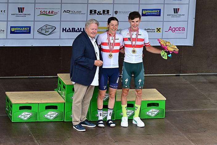 . Harald J. Mayer (ÖRV, Präsident Österreichischer Radsportverband, Cycling Austria), Staaatsmeisterion Anna Kiesenhofer (AUT, Roland), Alexander Hajek (AUT, Bora - Hansgrohe) ÖM Staatsmeisterschaft, Strassenrennen, Königswiesen OÖ