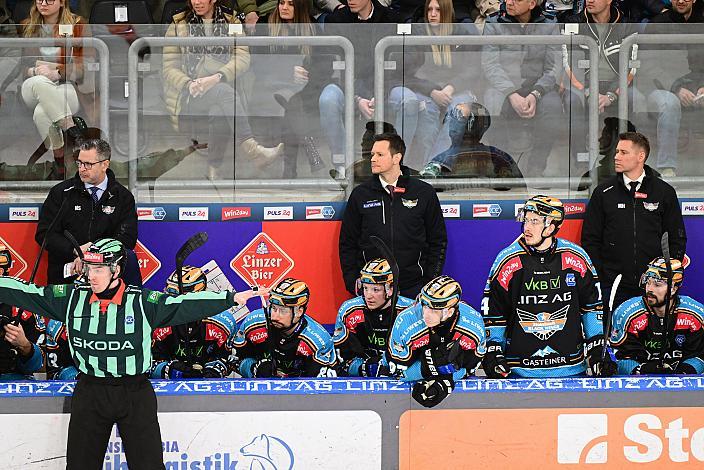 Head Coach Philipp Lukas (Steinbach Black Wings Linz), Win2Day ICE Hockey League,  1. Viertelfinale, Steinbach Black Wings Linz vs Moser Medical Graz 99ers,  Linz AG Eisarena 