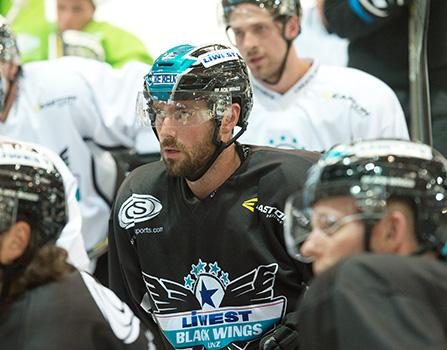 v.l. Dan DaSilva, EHC Liwest Black Wings Linz