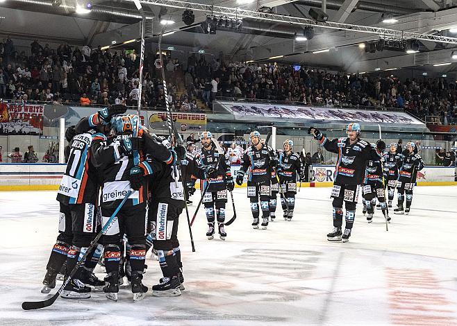 Linz feiert den 5 zu 4 Overtime Sieg,  Red Bull Salzburg vs EHC Liwest Black Wings Linz 