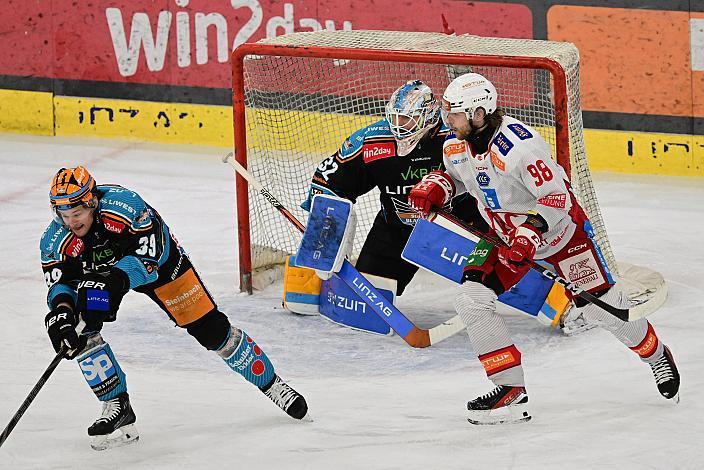 Tormann Rasmus Tirronen (Steinbach Black Wings Linz), Ian Scheid (Steinbach Black Wings Linz), Daniel Obersteiner (EC KAC)  Win2Day ICE Hockey League,  Steinbach Black Wings Linz vs EC KAC,  Linz AG Eisarena 