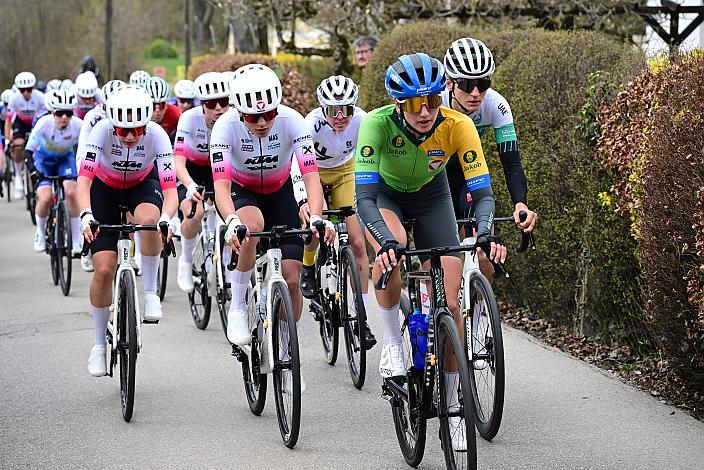 Peloton der Damen 65. Rad Saison Eroeffnungsrennen Leonding
