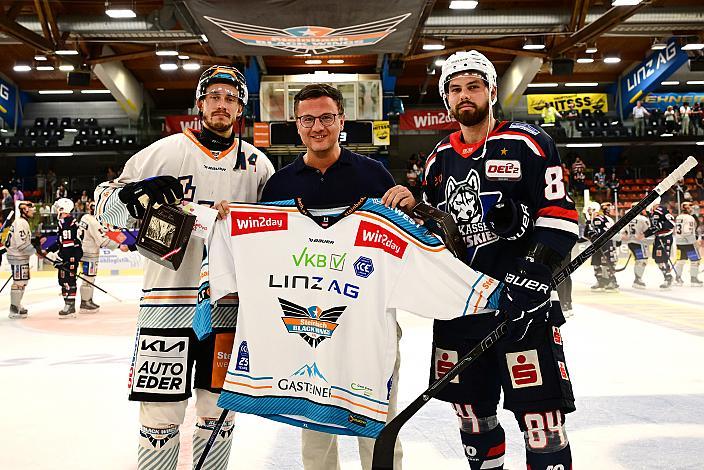 Spieler des Abends Niklas Neubauer (Steinbach Black Wings Linz), Luis Brune (Kassel Huskies) Testspiel, Steinbach Black Wings Linz vs Kassel Huskies , Linz AG Eisarena 