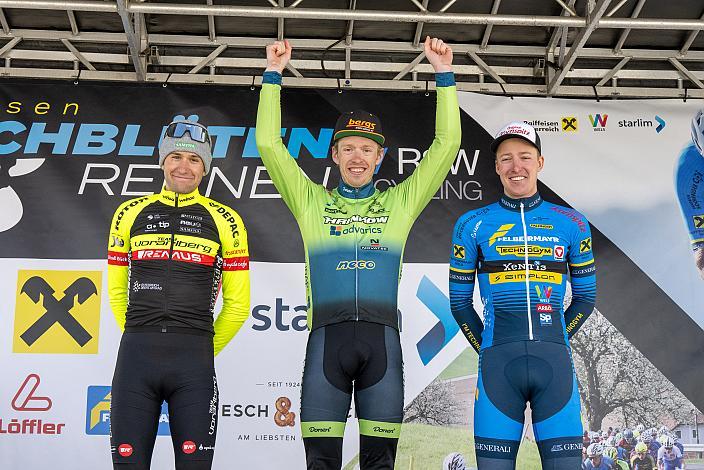Siegerpodest Herren 2. Platz Matthias Reutimann (SUI, Team Vorarlberg), 1. Platz Rainer Kepplinger (AUT, Hrinkow Advarics), 3. Platz Florian Kierner (Team Felbermayr Simplon Wels), Herren Elite, U23, Radliga, 60. Raika Kirschbluetenrennen, Wels, Oberösterreich