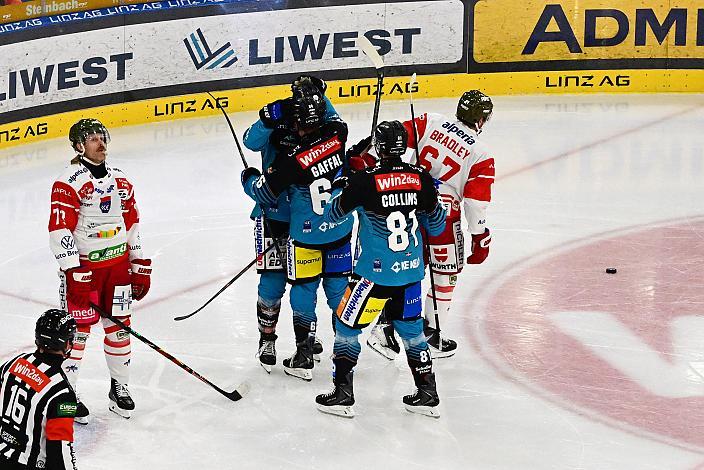 Die Steinbach Black Wings Linz feiern das Tor zum 2 zu 1 durch Stefan Gaffal (Steinbach Black Wings Linz), 23. Runde ICE, Steinbach Black Wings Linz vs HCB Suedtirol Alperia, Linz AG Eisarena