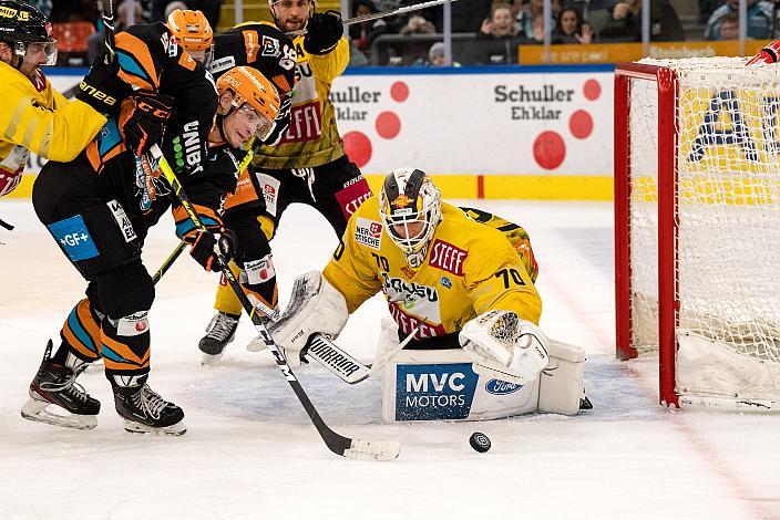 Emilio Romig (Steinbach Black Wings Linz), Tormann David Kickert (spusu Vienna Capitals) Steinbach Black Wings Linz vs Spusu Vienna Capitals, bet-at-home ICE Hockey League