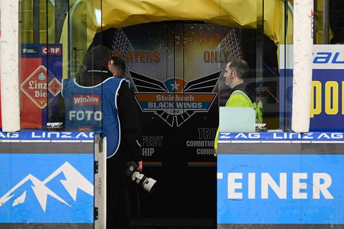 Saisonende in Linz, Spiel 2 Pre-Playoffs,  ICE, Steinbach Black Wings Linz vs EC iDM Wärmepumpen VSV, Linz AG Eisarena 