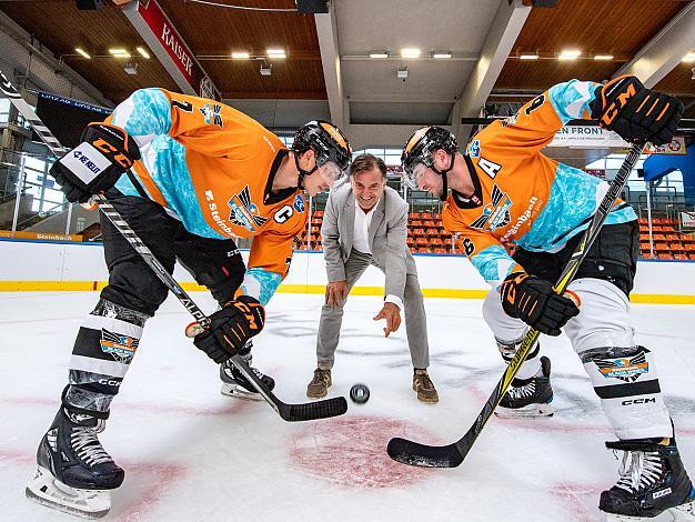 v.l. Brian Lebler (Steinbach Black Wings Linz), Präsident Peter Nader (Steinbach Black Wings Linz), Rafael Rotter (Steinbach Black Wings Linz) Steinbach Black Wings Linz , Heiss auf Eis