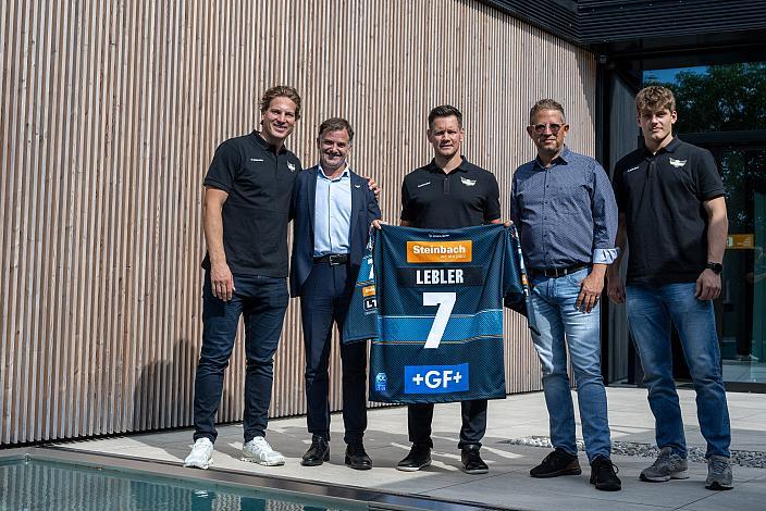 v.l.Brian Lebler (Steinbach Black Wings Linz), Präsident Peter Nader (Steinbach Black Wings Linz), Head Coach Philipp Lukas (Steinbach Black Wings Linz), Peter Steinbach (CEO Steinbach Pools), Patrick Söllinger (Steinbach Black Wings Linz) Saisonstart Pressekonferenz, Steinbach Black Wings Linz ,Linz AG Eisarena, pre season