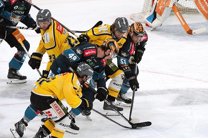 Graham Knott (Steinbach Black Wings Linz), Richard Schofield (HC Pustertal Wölfe), Matt MacKenzie (Steinbach Black Wings Linz) Steinbach Black Wings Linz vs HC Pustertal Woelfe, 4. Runde ICE Eishockey Liga, Linz AG Eisarena
