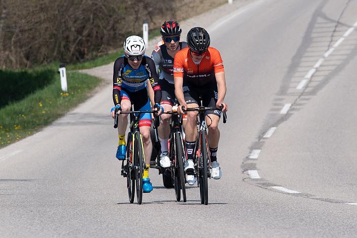 die Ausreisser des Tages Daniel Lehner (AUT, Team Felbermayr Simplon Wels), Matevz Govekar (SLO, Tirol KTM Cycling Team), Linus Rosner (GER, Team Rad Net Rose) Elite Herren, 69. Kirschblütenrennen Wels, Oberösterreich 