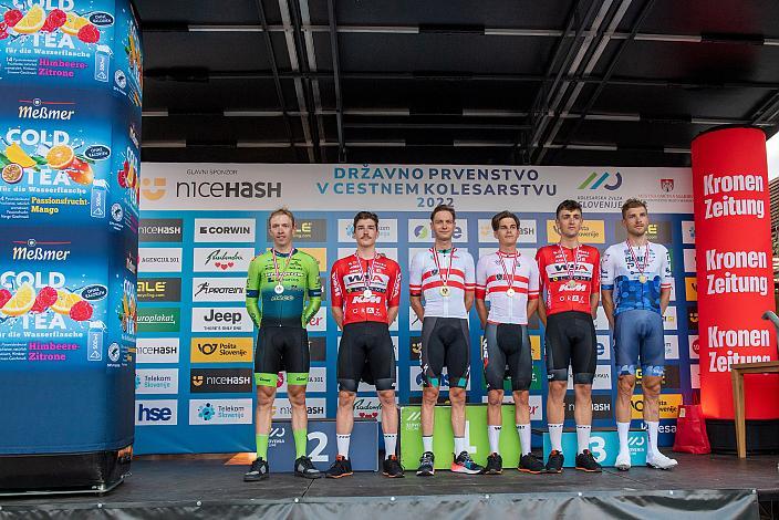 Das Siegerpodest v.l. 2. Platz Rainer Kepplinger (AUT, Hrinkow Advarics), 2. Platz U23 Valentin Götzinger (AUT, WSA KTM Graz), Sieger Felix Grossschartner (AUT, Bora - Hansgrohe), Sieger u23 Maximilian Kabas (AUT, WSA KTM Graz pb Leomo), 3. Platz U23 Maximilian Schmidbauer (AUT, WSA KTM Graz),  Elite Herren, 3. Platz Matthias Brändle (AUT, Israel Premier-Tech), Österreichische Meisterschaft Einzelzeitfahren, Novo Mesto, Slowenien