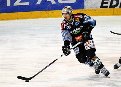 Verteidiger Rich Bronilla, Liwest Black Wings Linz vs. KHL Medvescak Zagreb