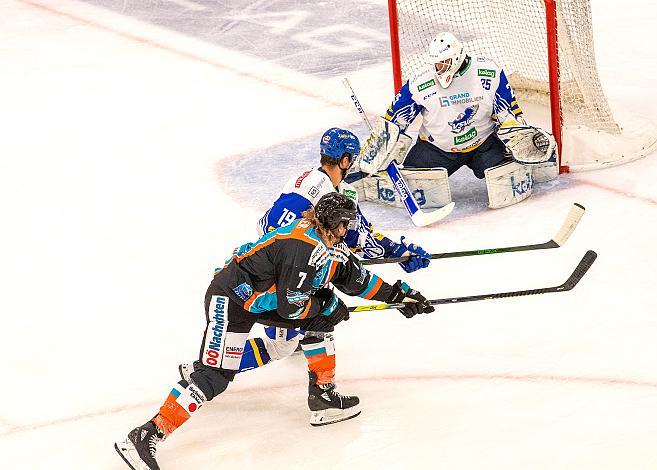 Brian Lebler (Black Wings 1992), Stefan Bacher (EC GRAND Immo VSV), Tormann Alexander Schmidt (EC GRAND Immo VSV) Black Wings Linz vs EC VSV, Eishockey, Bet at Home ICE Hockey League