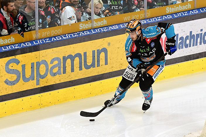 Nico Feldner (Steinbach Black Wings Linz)  Win2Day ICE Hockey League,  Steinbach Black Wings Linz vs Spusu Vienna Capitals,  Linz AG Eisarena 