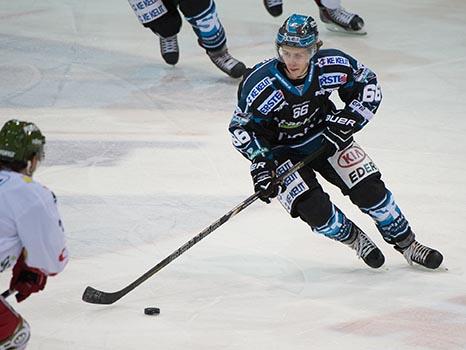 Stefan Gaffal, Linz EHC Liwest Black Wings Linz vs HCB Suedtirol