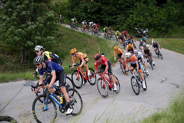 Das Feld in der Abfahrt 3. Etappe Traun - Hinterstoder, Int. Raiffeisen Oberösterreich Rundfahrt UCI Kat. 2.2