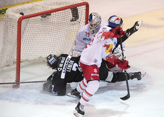 Brian Lebler (EHC Liwest Black Wings Linz), Tormann Bernhard Starkbaum (EC Red Bull Salzburg) EHC Liwest Black Wings Linz vs EC Red Bull  Salzburg 2. Semifinale