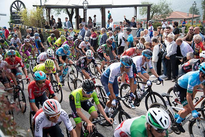 das Peleton in der Auffahrt zur Bergwertung La Rosina, Marostica, Veneto Classic, Treviso - Bassano del Grappa, Veneto, ITA 190km