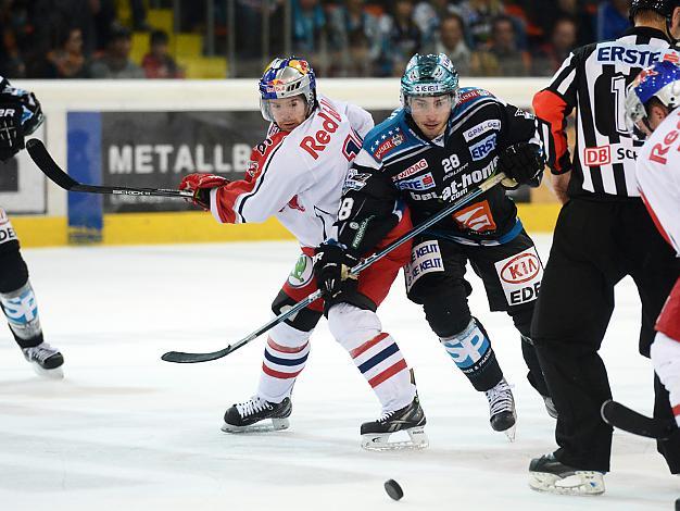 Mike Ouellette, Linz und Ryan Duncan, Salzburg EHC Liwest Black Wings Linz vs EC Red Bull Salzburg