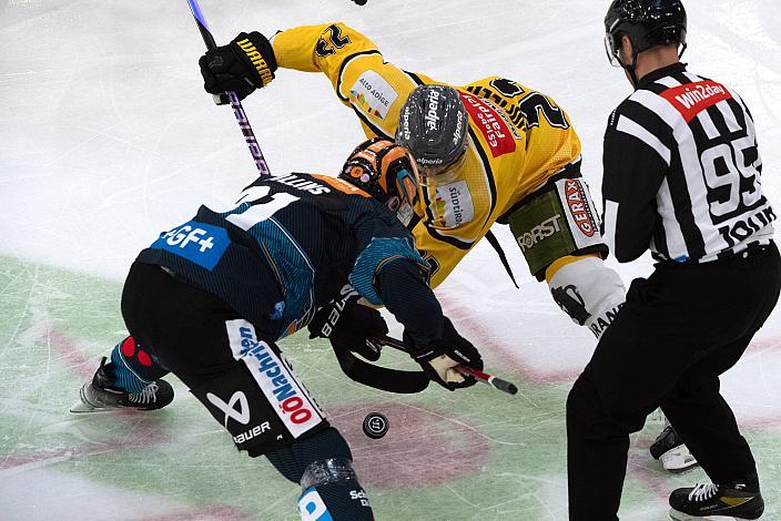 Sean Collins (Steinbach Black Wings Linz), Richard Schofield (HC Pustertal Wölfe) Steinbach Black Wings Linz vs HC Pustertal Woelfe, 4. Runde ICE Eishockey Liga, Linz AG Eisarena