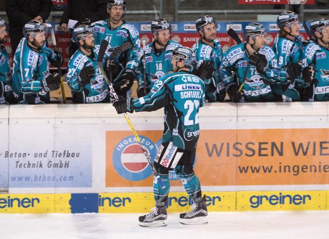 Rick Schofield (EHC Liwest Black Wings Linz)  EHC Liwest Black Wings Linz vs HC Orli Znojmo