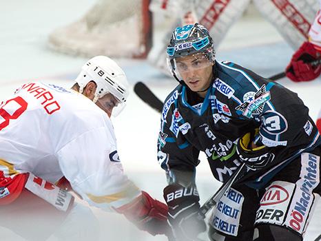 Fabio Hofer, Linz EHC Liwest Black Wings Linz vs HCB Suedtirol