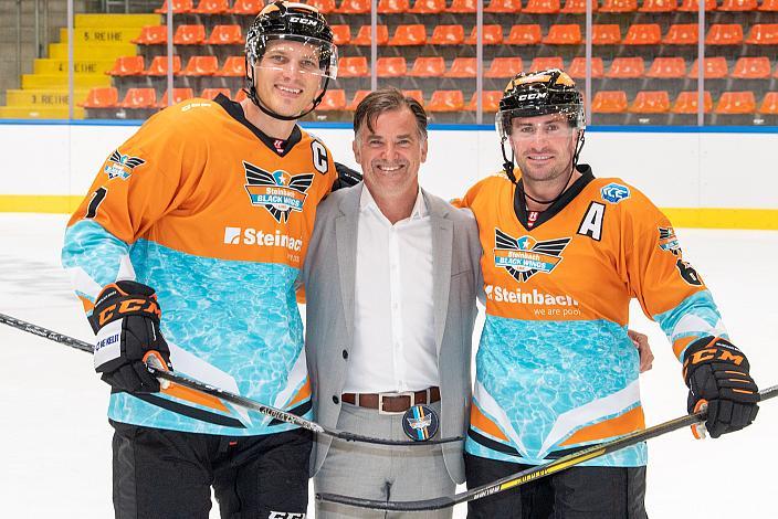 v.l. Brian Lebler (Steinbach Black Wings Linz), Präsident Peter Nader (Steinbach Black Wings Linz), Rafael Rotter (Steinbach Black Wings Linz) Steinbach Black Wings Linz , Heiss auf Eis 