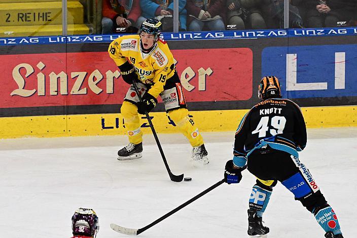 Aljaz Predan (spusu Vienna Capitals), Graham Knott (Steinbach Black Wings Linz)  Win2Day ICE Hockey League,  Steinbach Black Wings Linz vs Spusu Vienna Capitals,  Linz AG Eisarena 